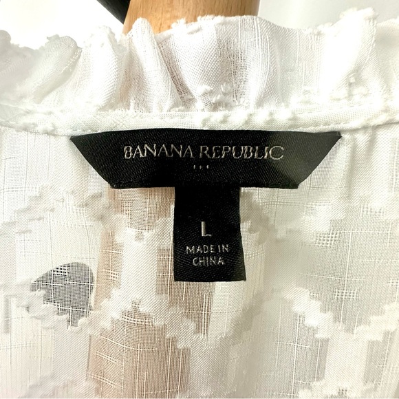 Banana Republic 3/4 sleeve V neck semi sheer white blouse w/ ruffle trim SZ LG - Picture 2 of 8